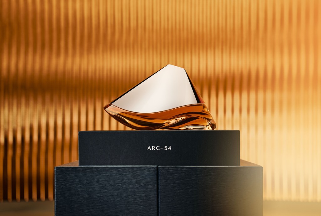 Bowmore and Aston Martin launch their latest collaborative&nbsp;release