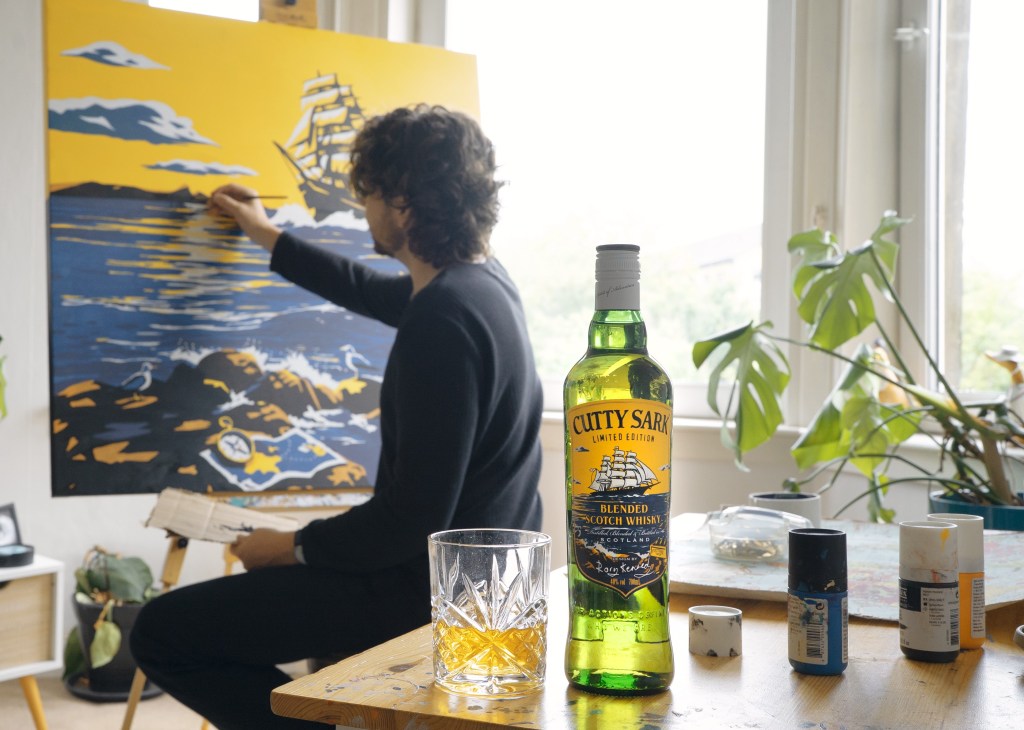 Cutty Sark unveils limited edition bottle design